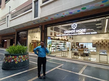 Xero degrees outlet, open retail shop in aipl joy street